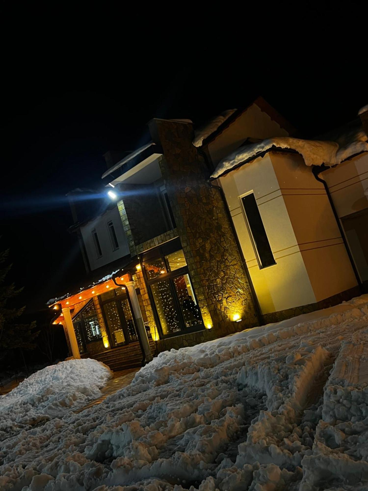 Breezy Hotel Valbonne Exterior foto