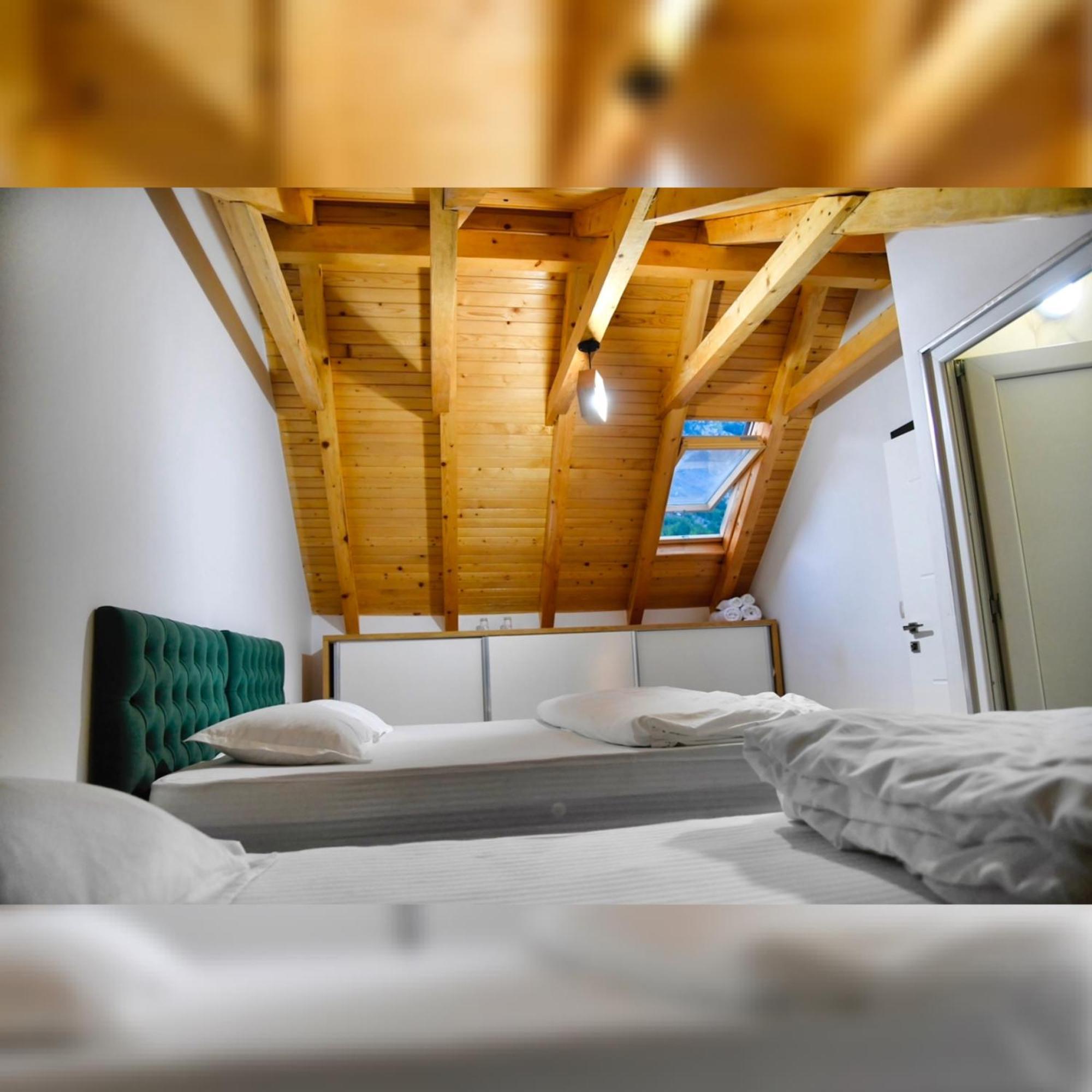 Breezy Hotel Valbonne Quarto foto