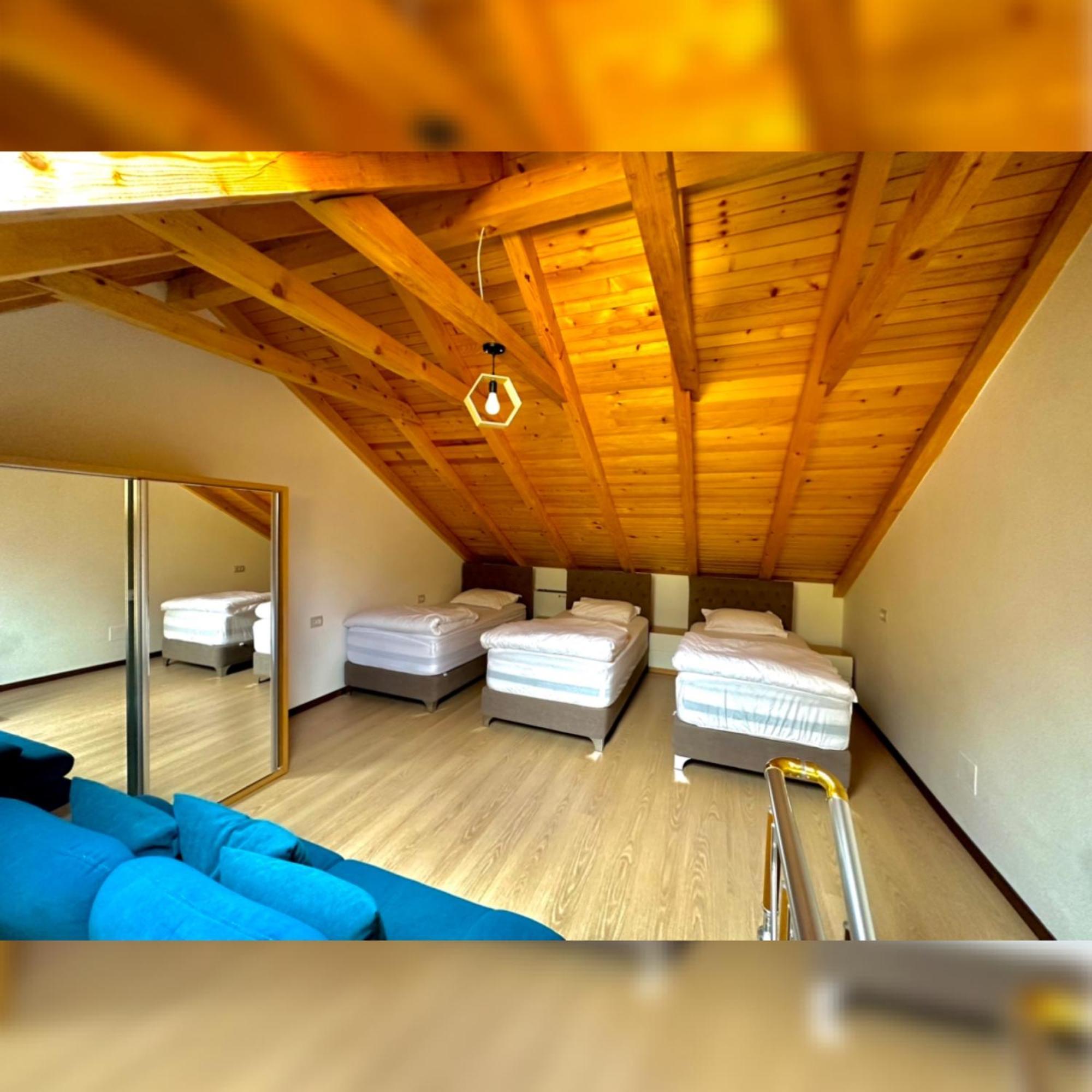Breezy Hotel Valbonne Quarto foto