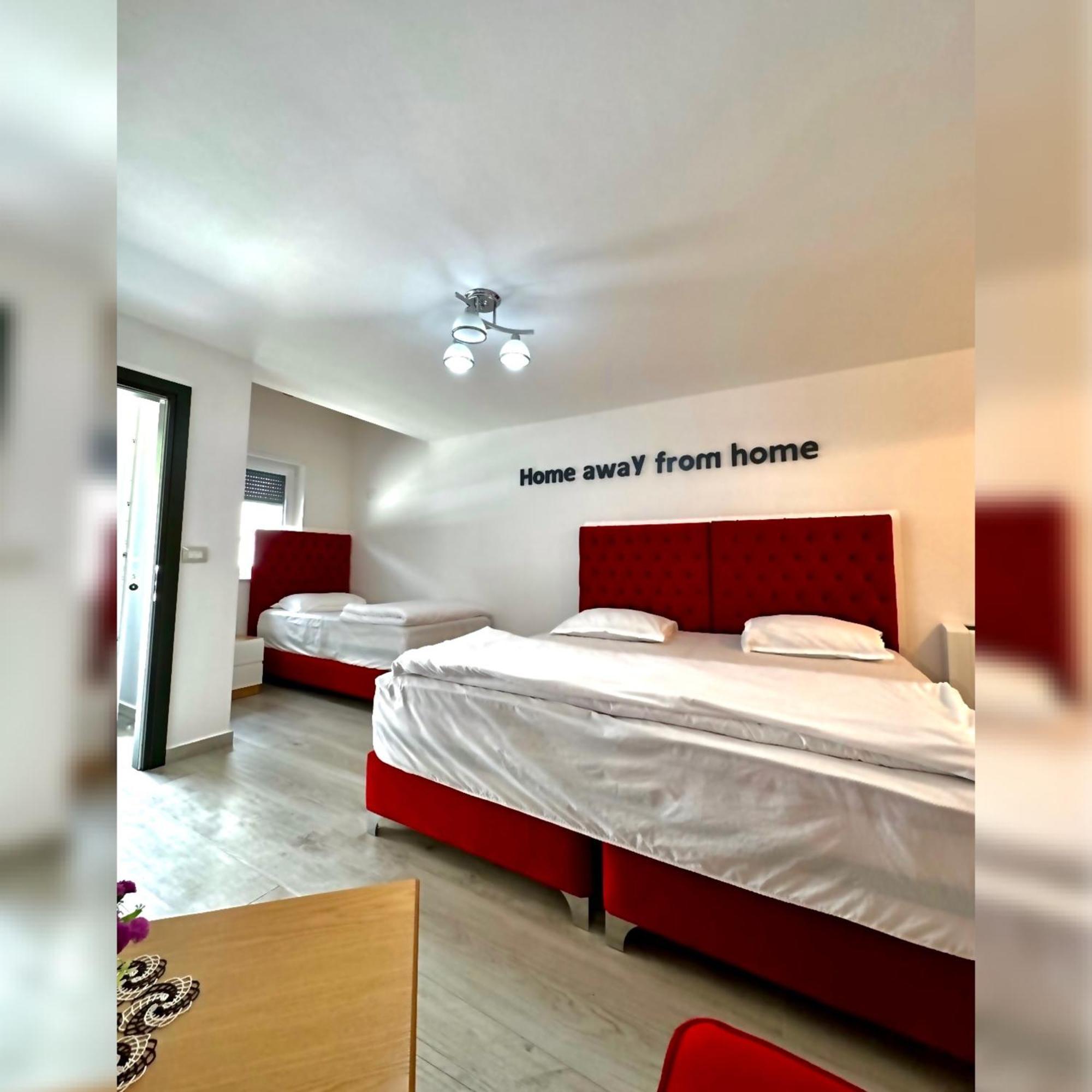 Breezy Hotel Valbonne Exterior foto